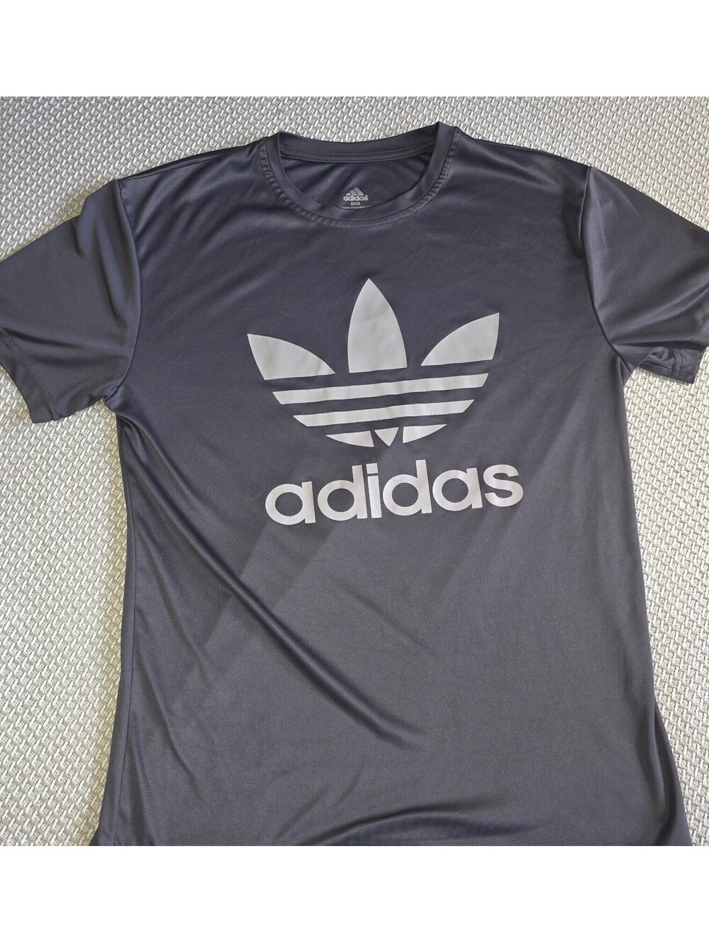 Mens size medium adaidas shirt